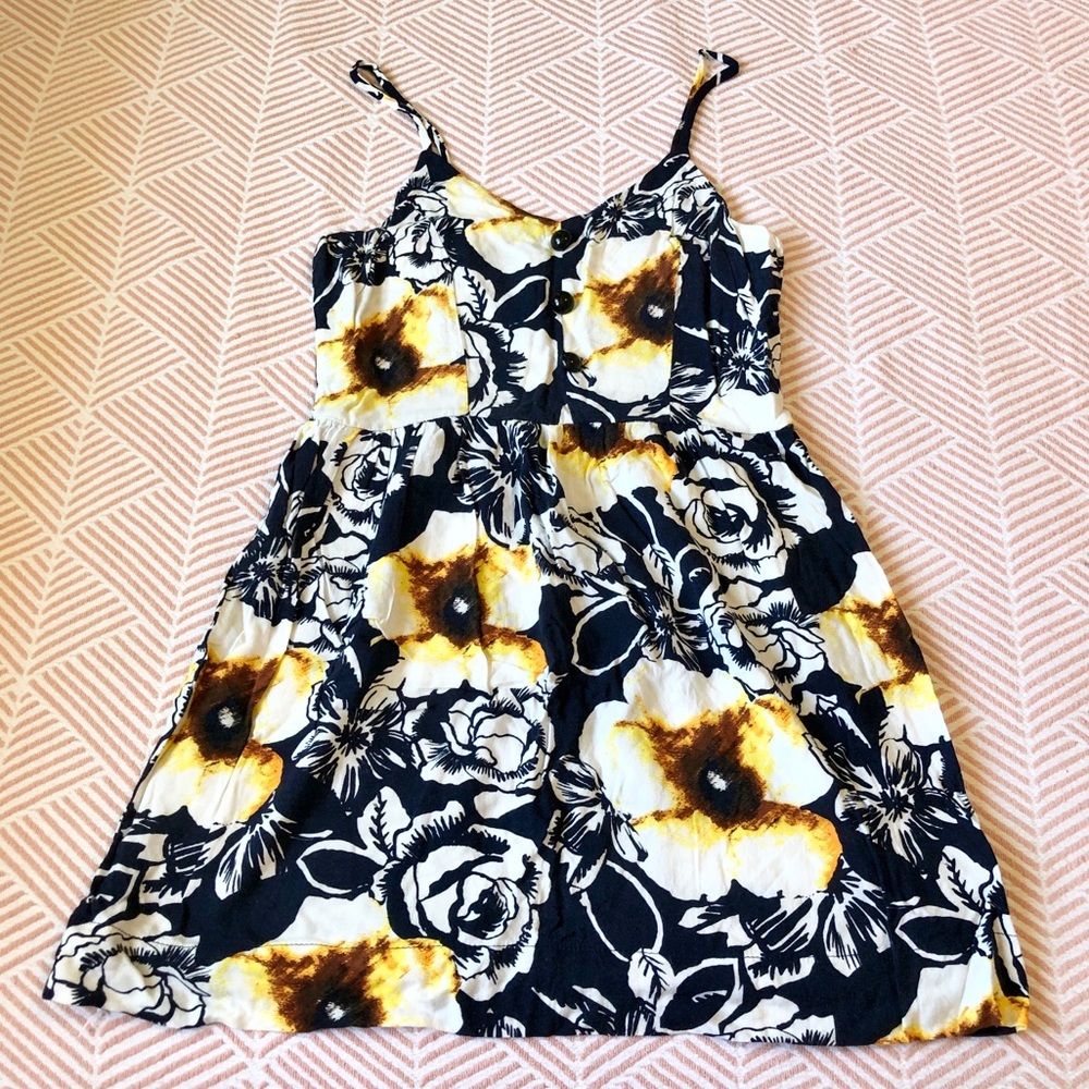 Floral, navy blue summer dress 🌼💙